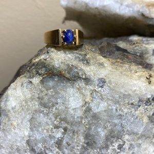 Star Saphire 10K gold ring. Size 5 approximately